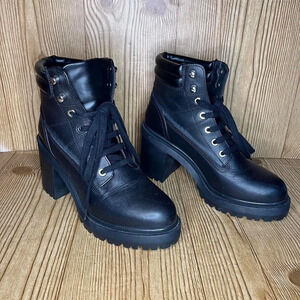 Zara black lace up heeled booties
Women’s EU size 38 - size 7